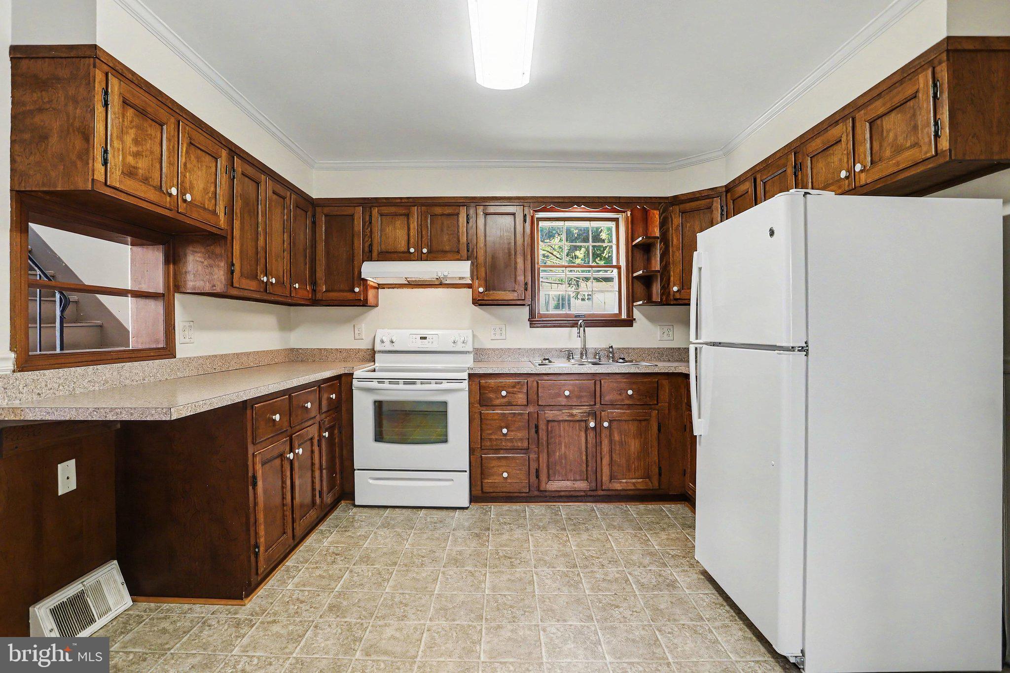 13395 PENNERSVILLE ROAD