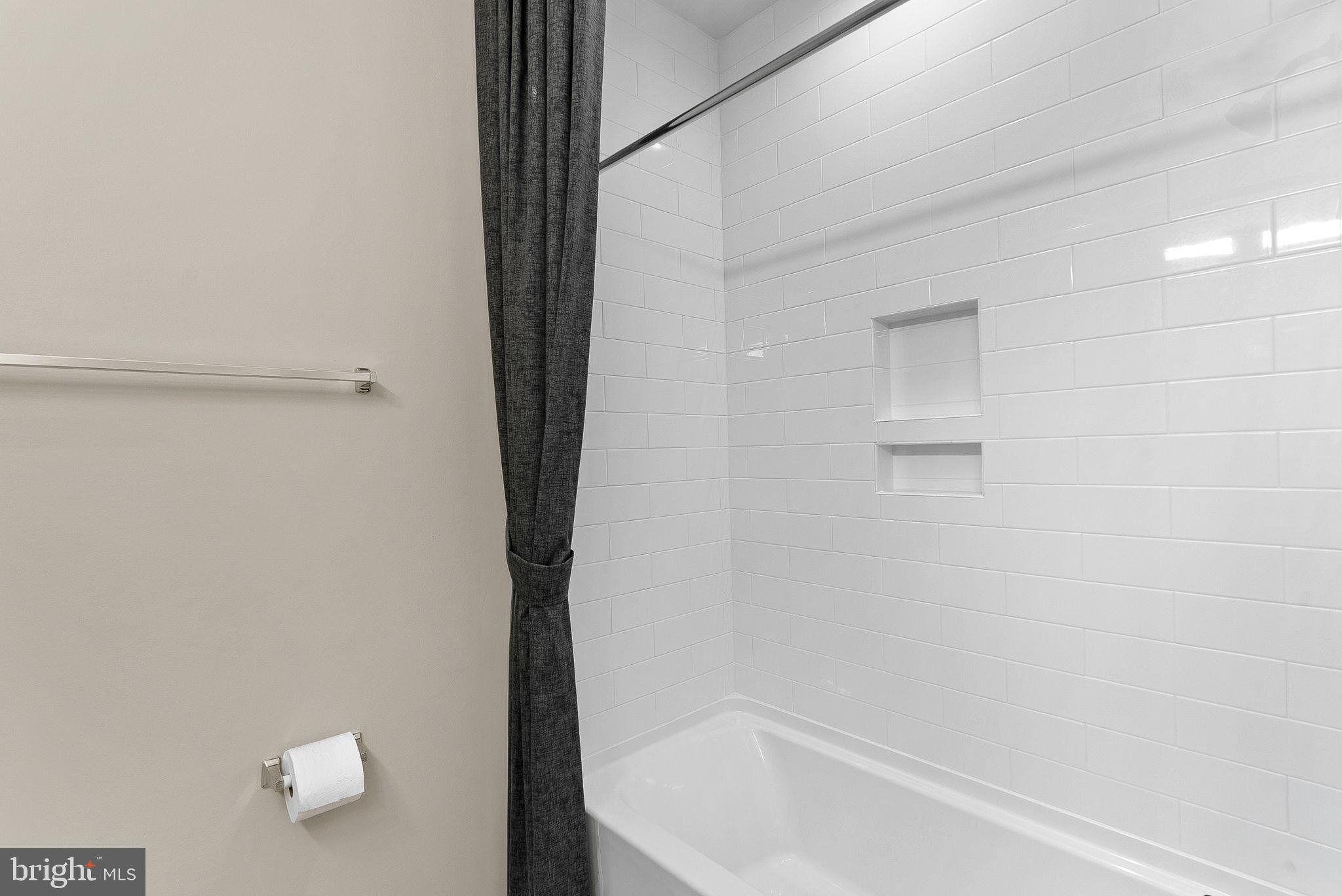 THE RETREAT AT WESTFIELDS - Residential