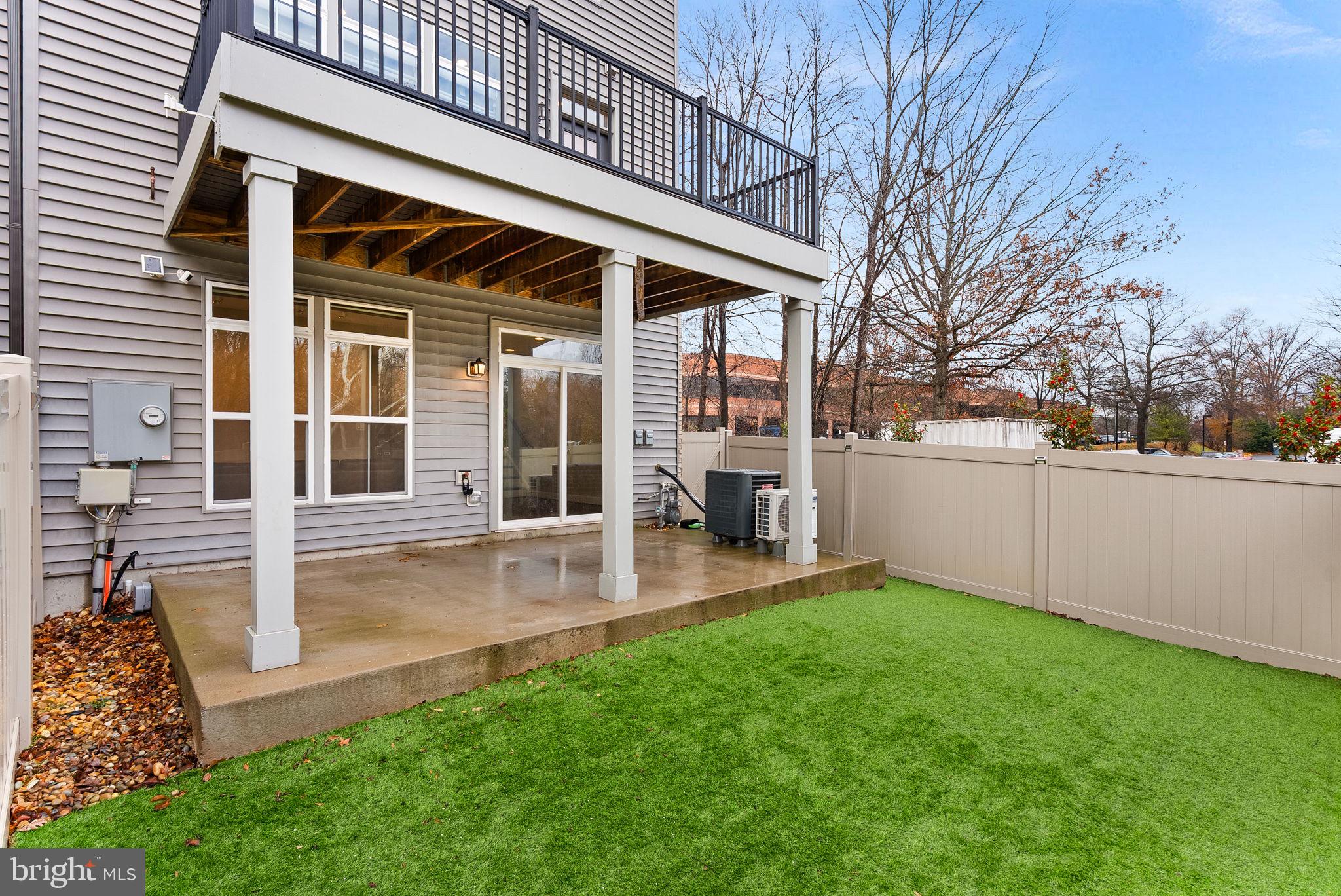 THE RETREAT AT WESTFIELDS - Residential