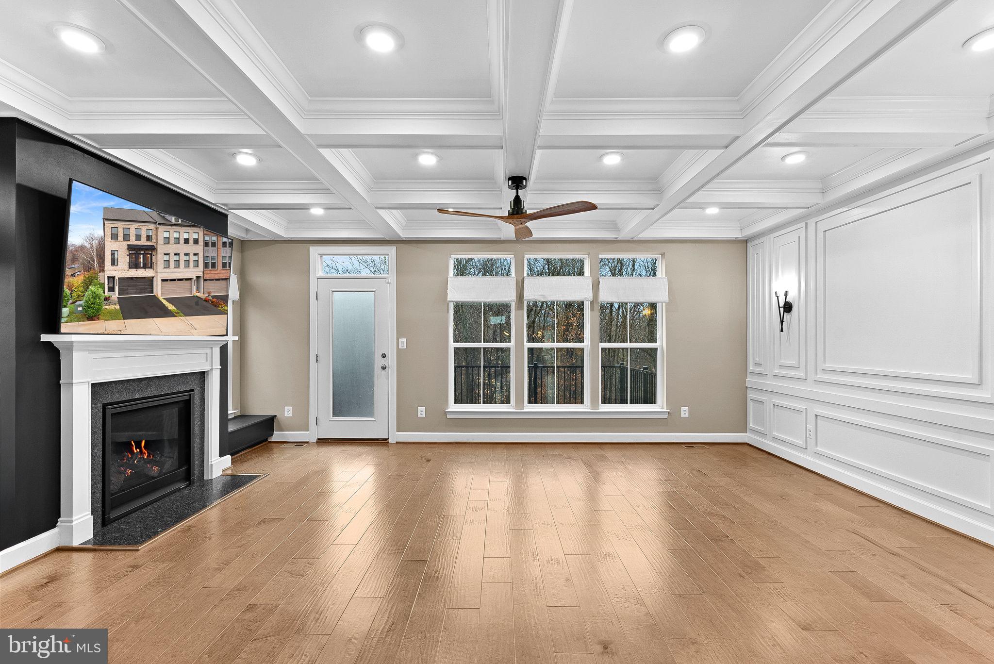 THE RETREAT AT WESTFIELDS - Residential