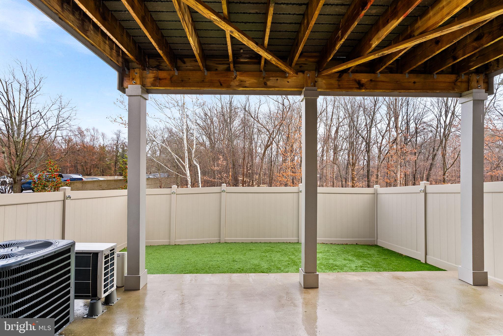 THE RETREAT AT WESTFIELDS - Residential