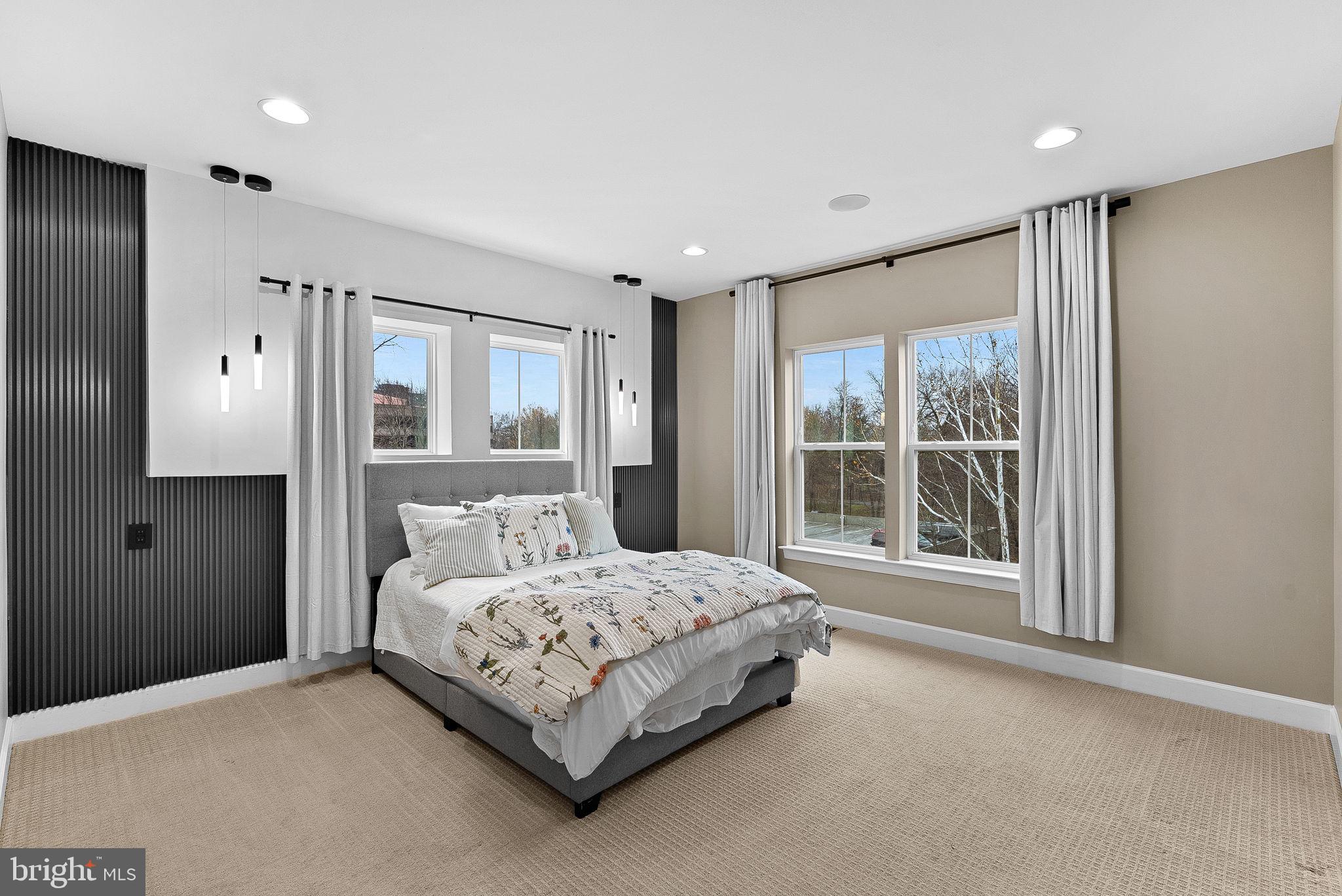 THE RETREAT AT WESTFIELDS - Residential