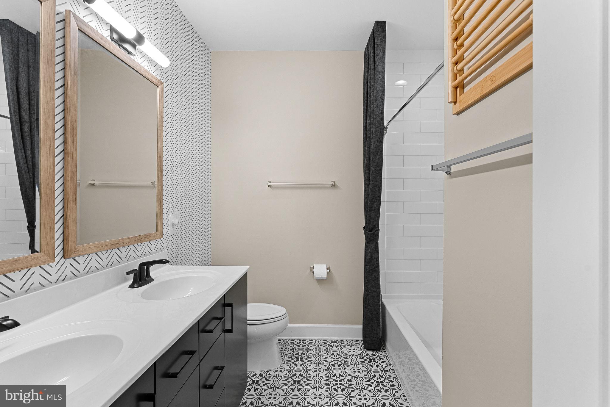 THE RETREAT AT WESTFIELDS - Residential