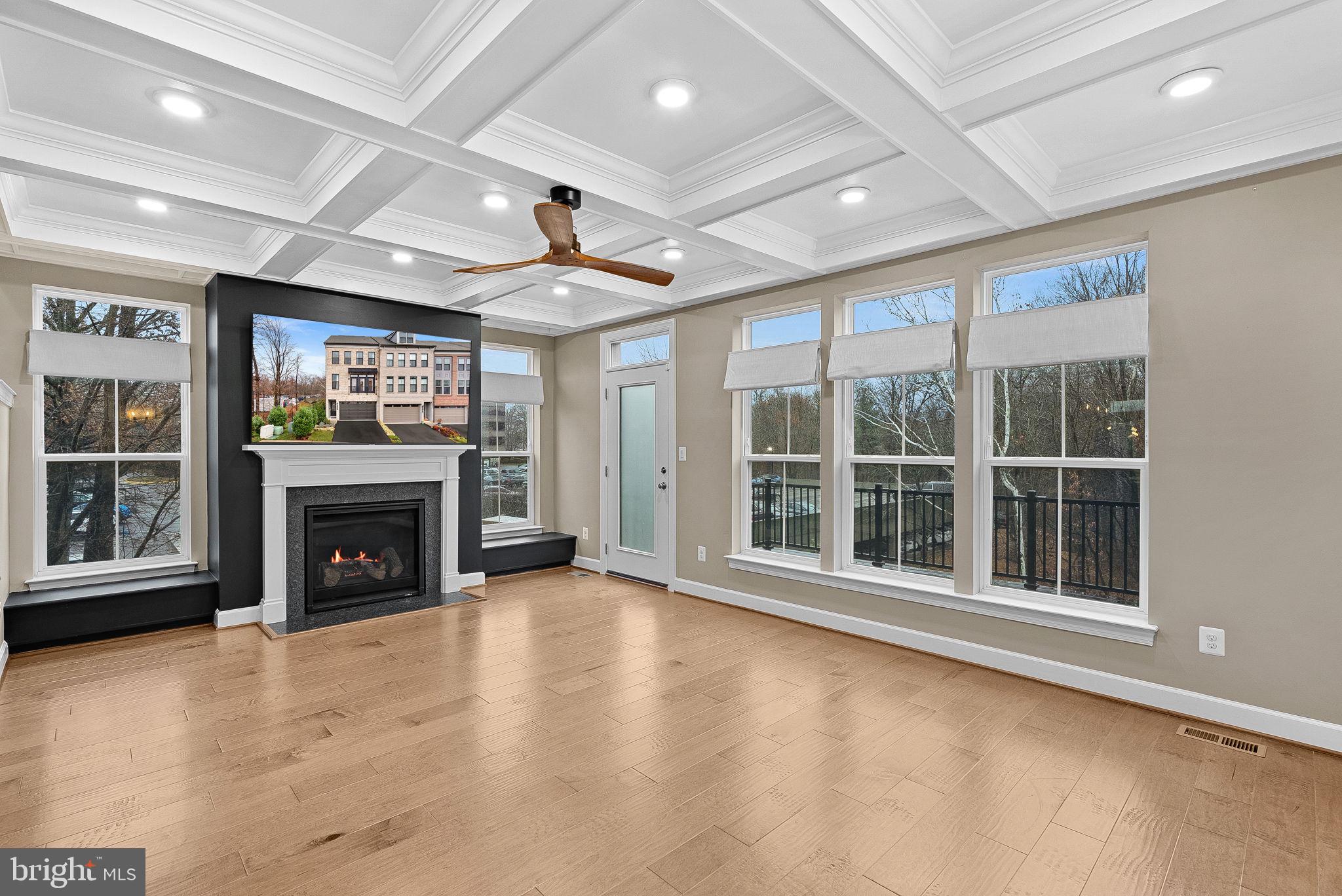 THE RETREAT AT WESTFIELDS - Residential