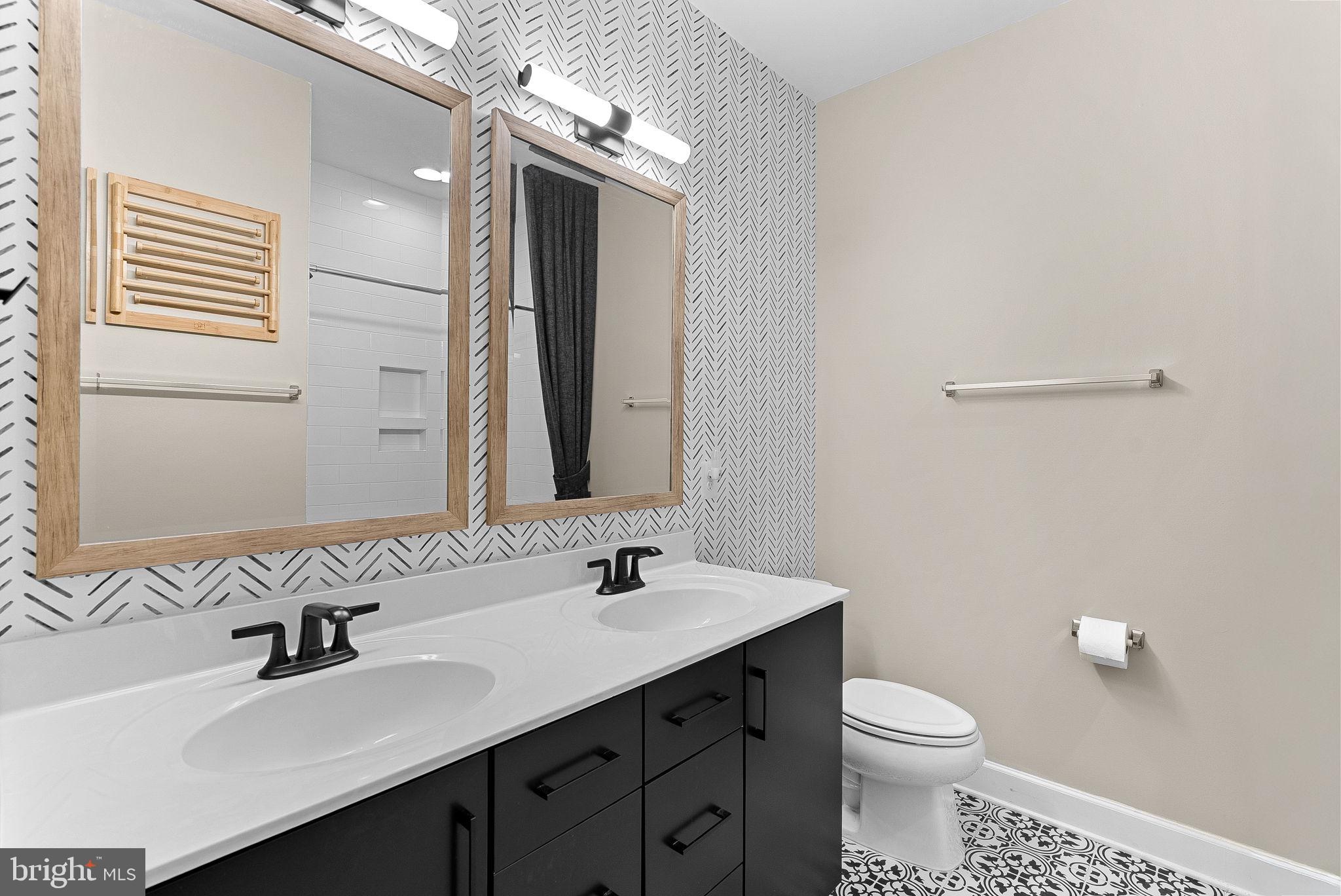 THE RETREAT AT WESTFIELDS - Residential