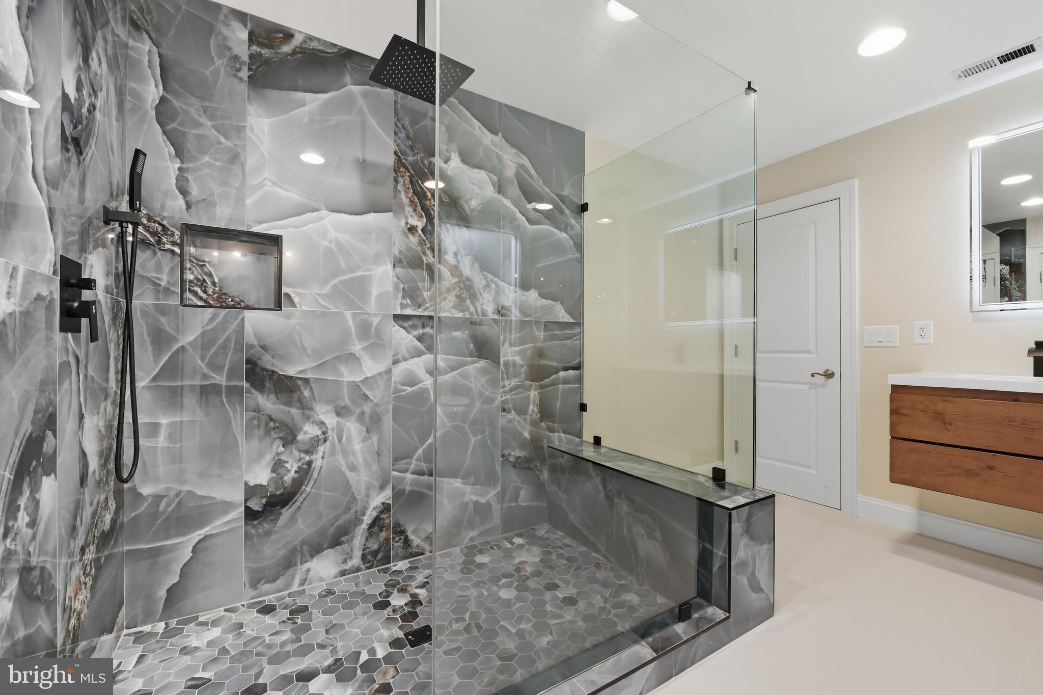 BAY CITY - Residential