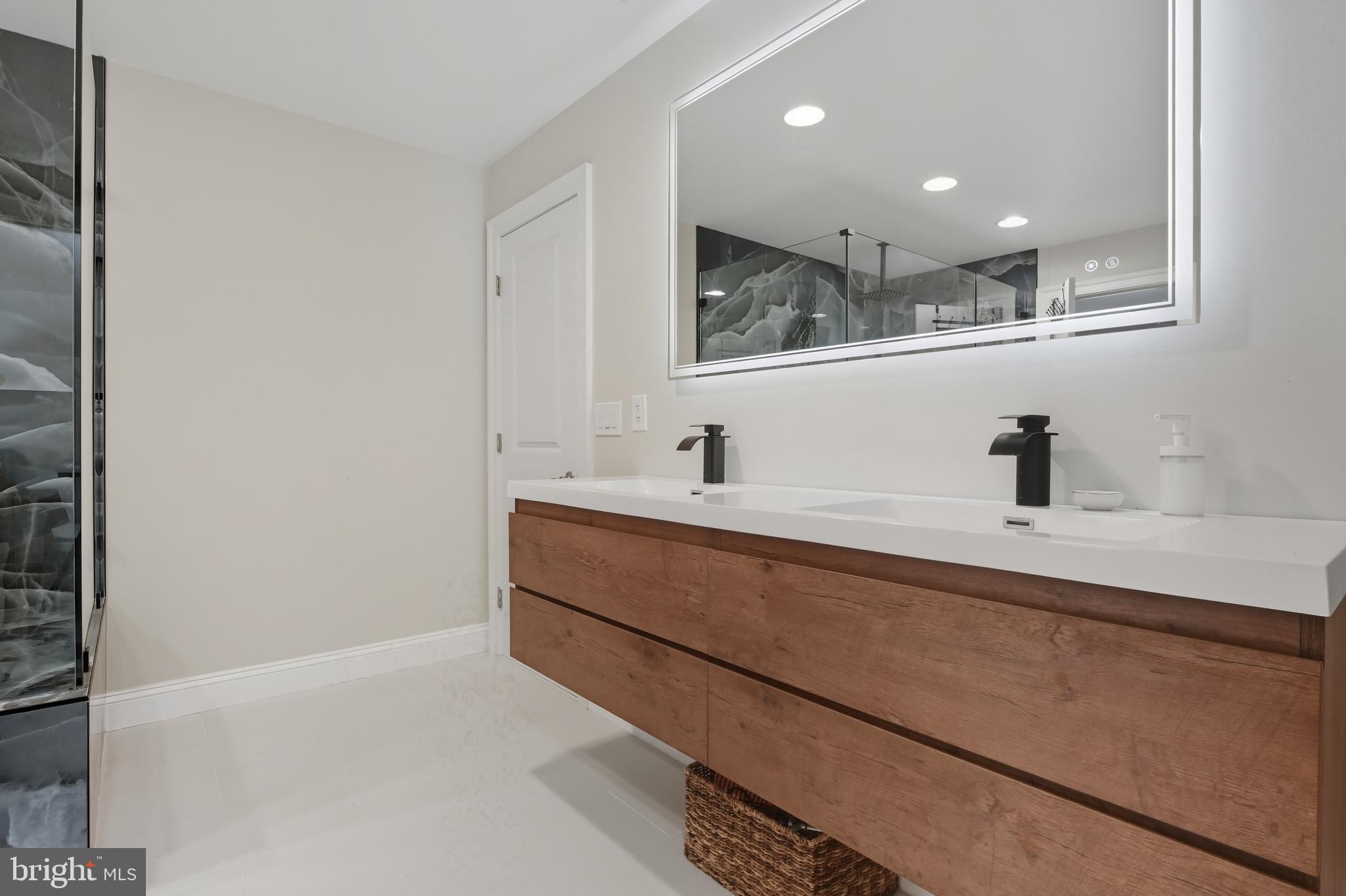 BAY CITY - Residential