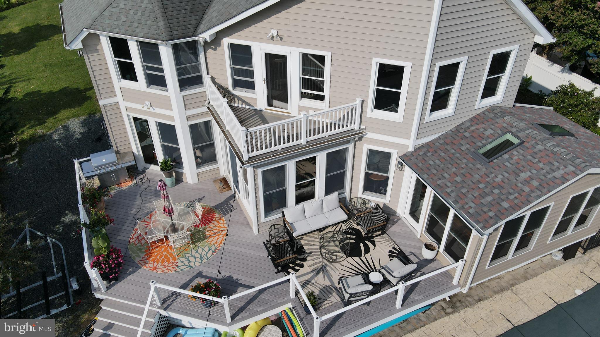 802 BROADCREEK DRIVE