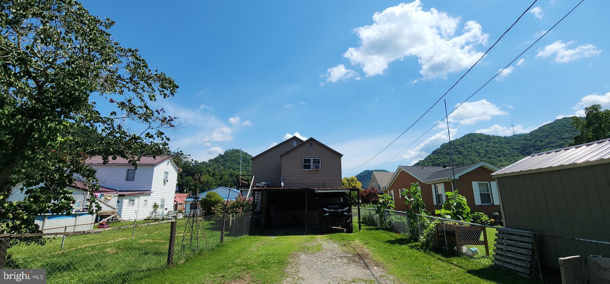 502 ALEXANDER ST - Photo 3