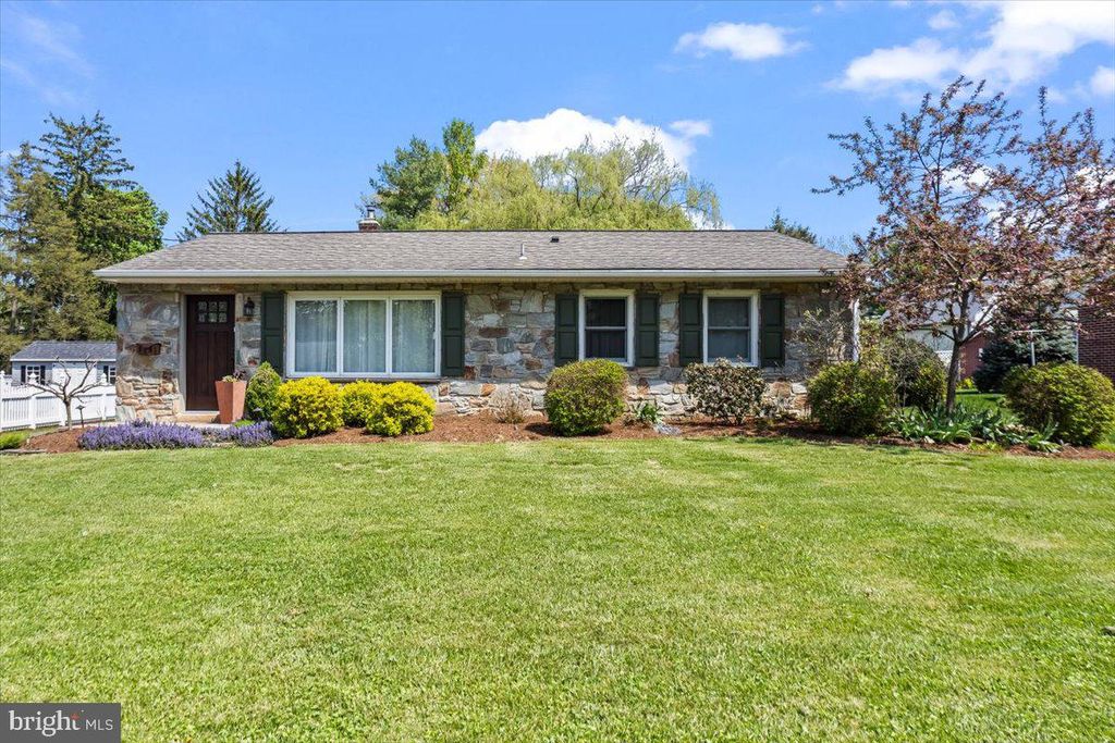 Photo of 6281 Carpenter Street, EAST PETERSBURG, PA 17520 (MLS # PALA2086798)