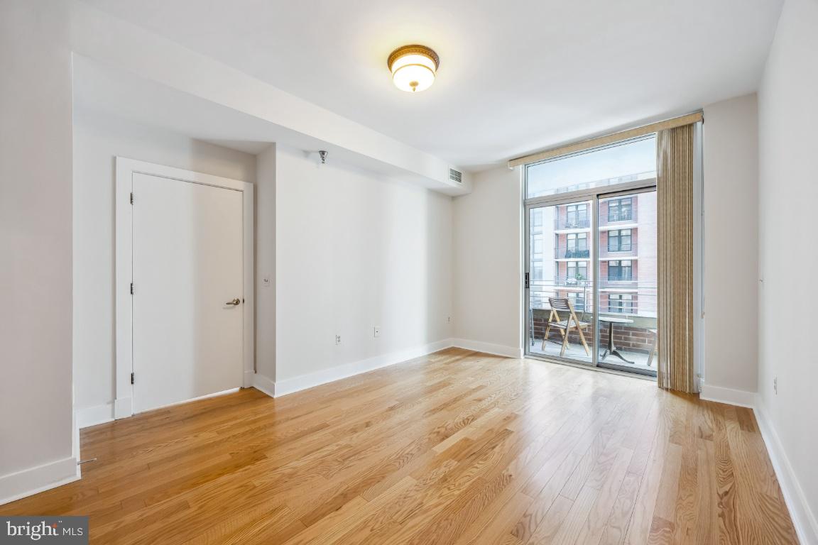 HARBOR EAST - Residential