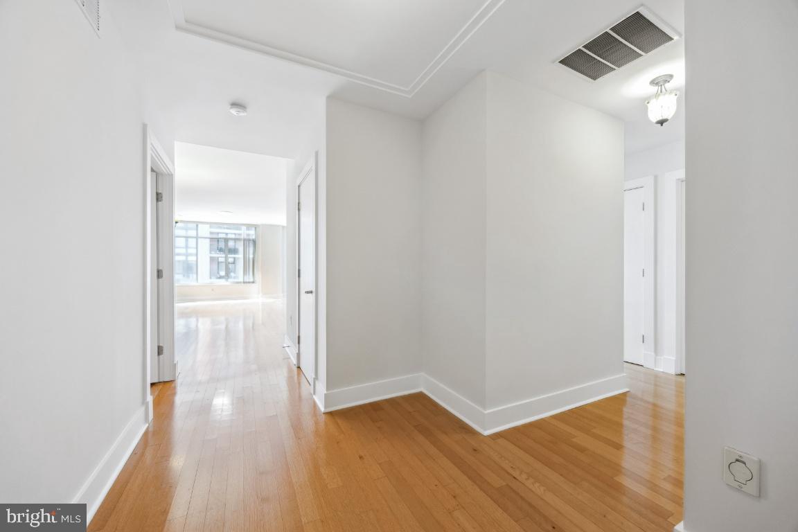 HARBOR EAST - Residential