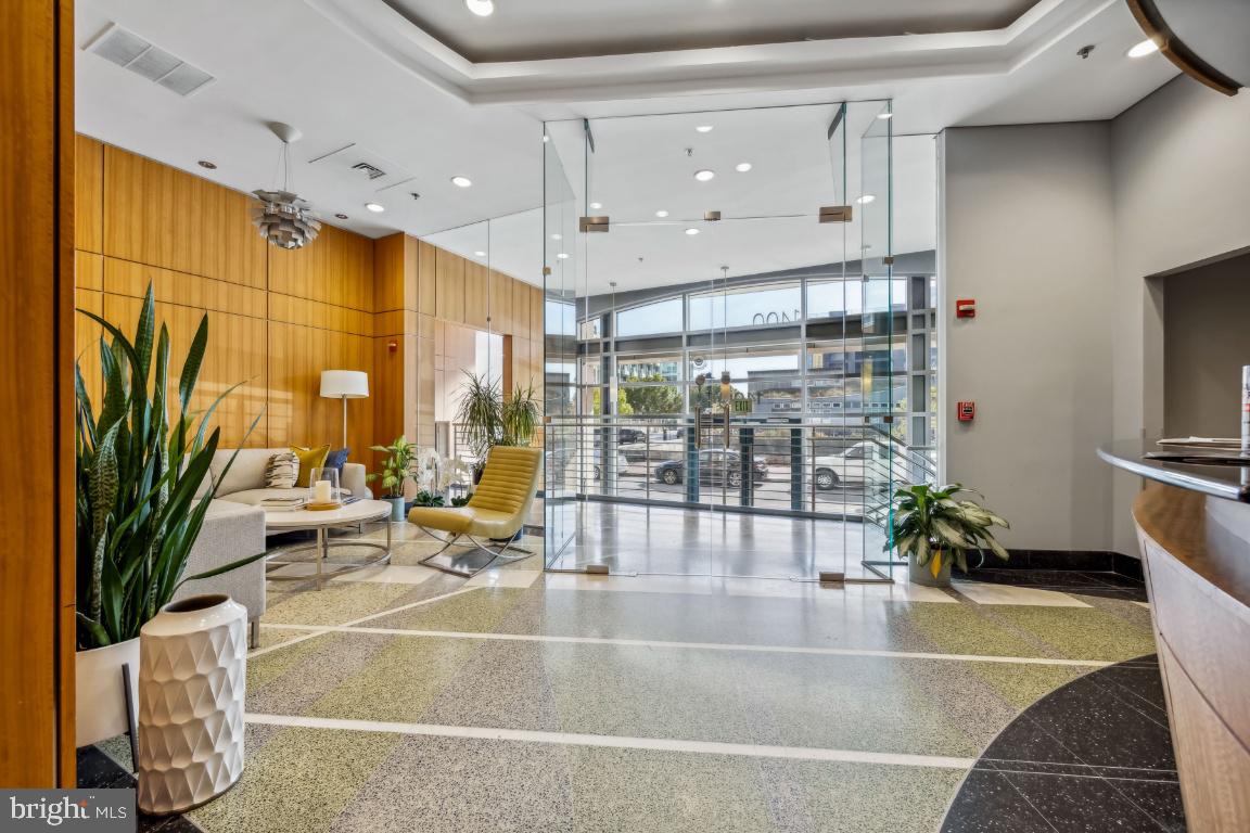 HARBOR EAST - Residential