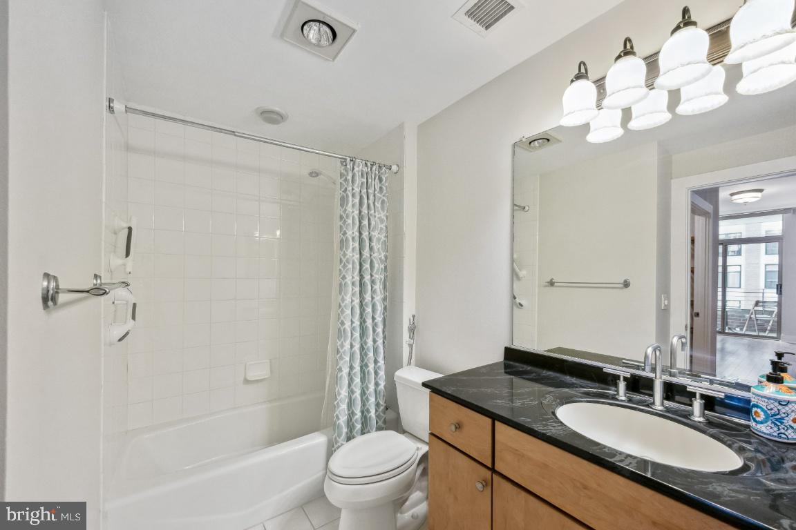 HARBOR EAST - Residential