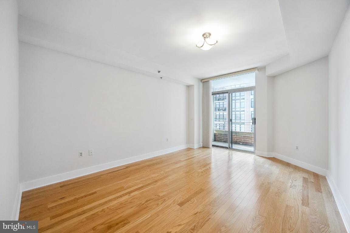 HARBOR EAST - Residential