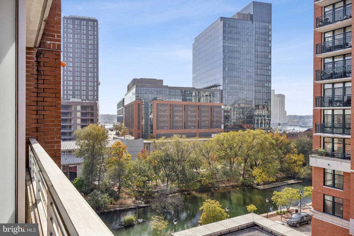 HARBOR EAST - Residential