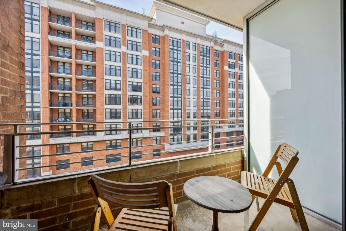 HARBOR EAST - Residential