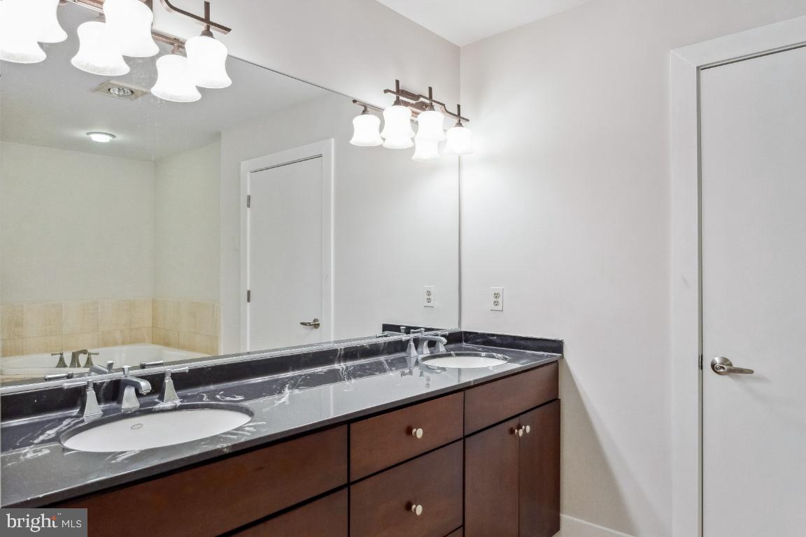 HARBOR EAST - Residential
