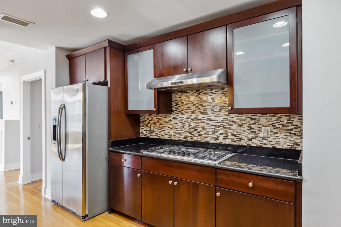 HARBOR EAST - Residential