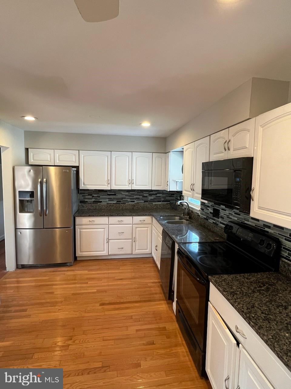 THE MEADOWS - Residential Lease