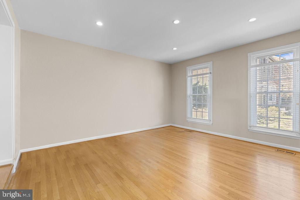 4490 RUGGLES COURT
