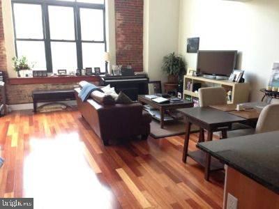 EAST FALLS - Residential Lease