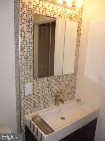 EAST FALLS - Residential Lease