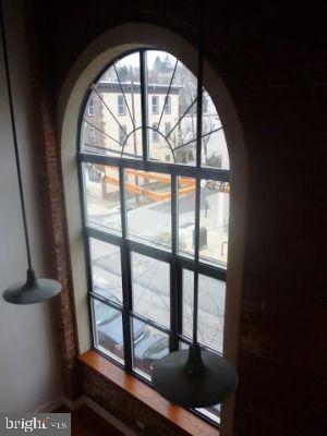 EAST FALLS - Residential Lease