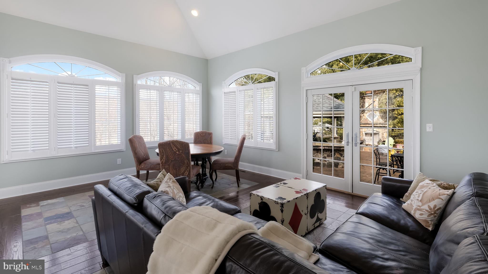 SPRING VALLEY - Residential