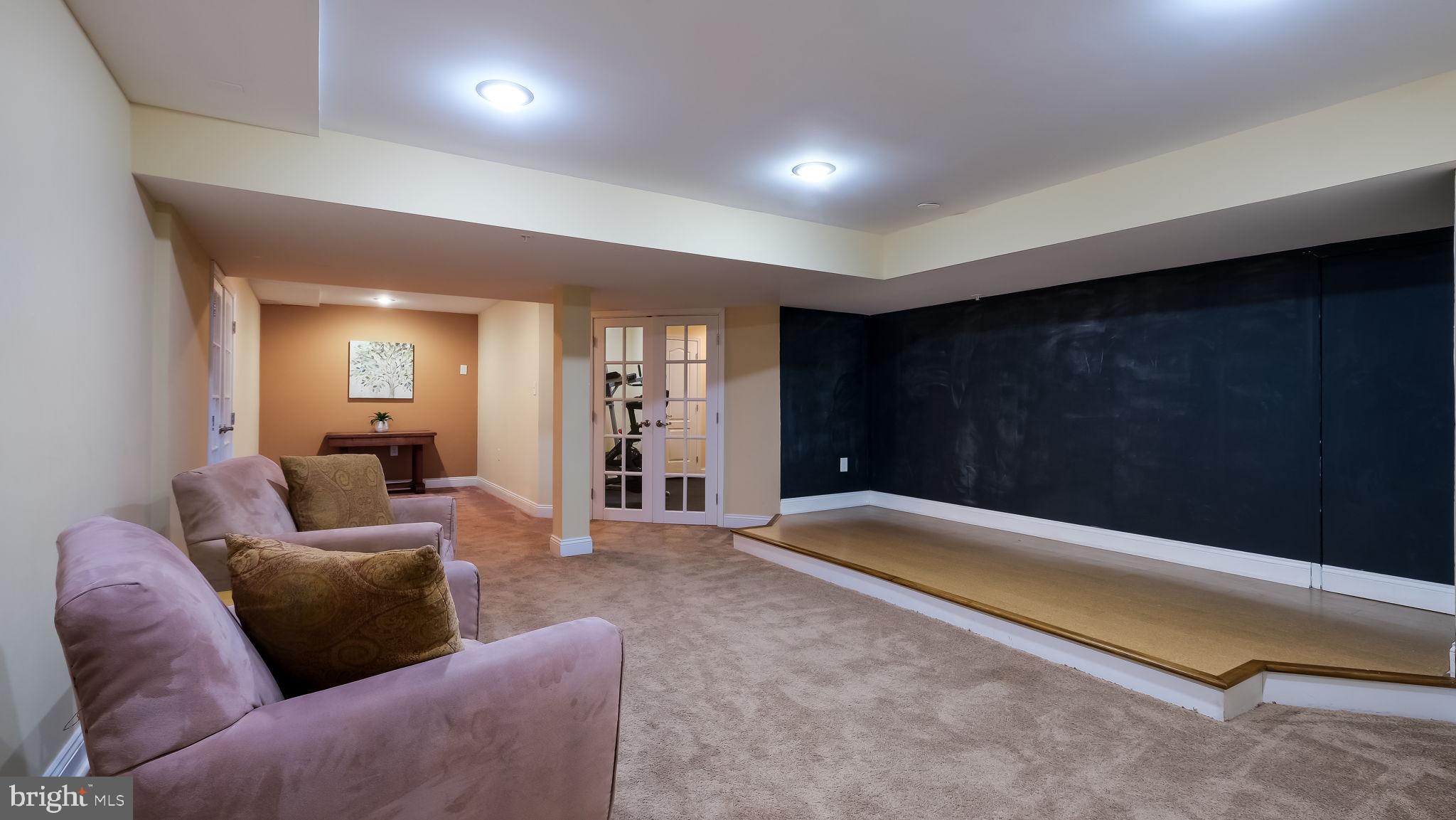 SPRING VALLEY - Residential