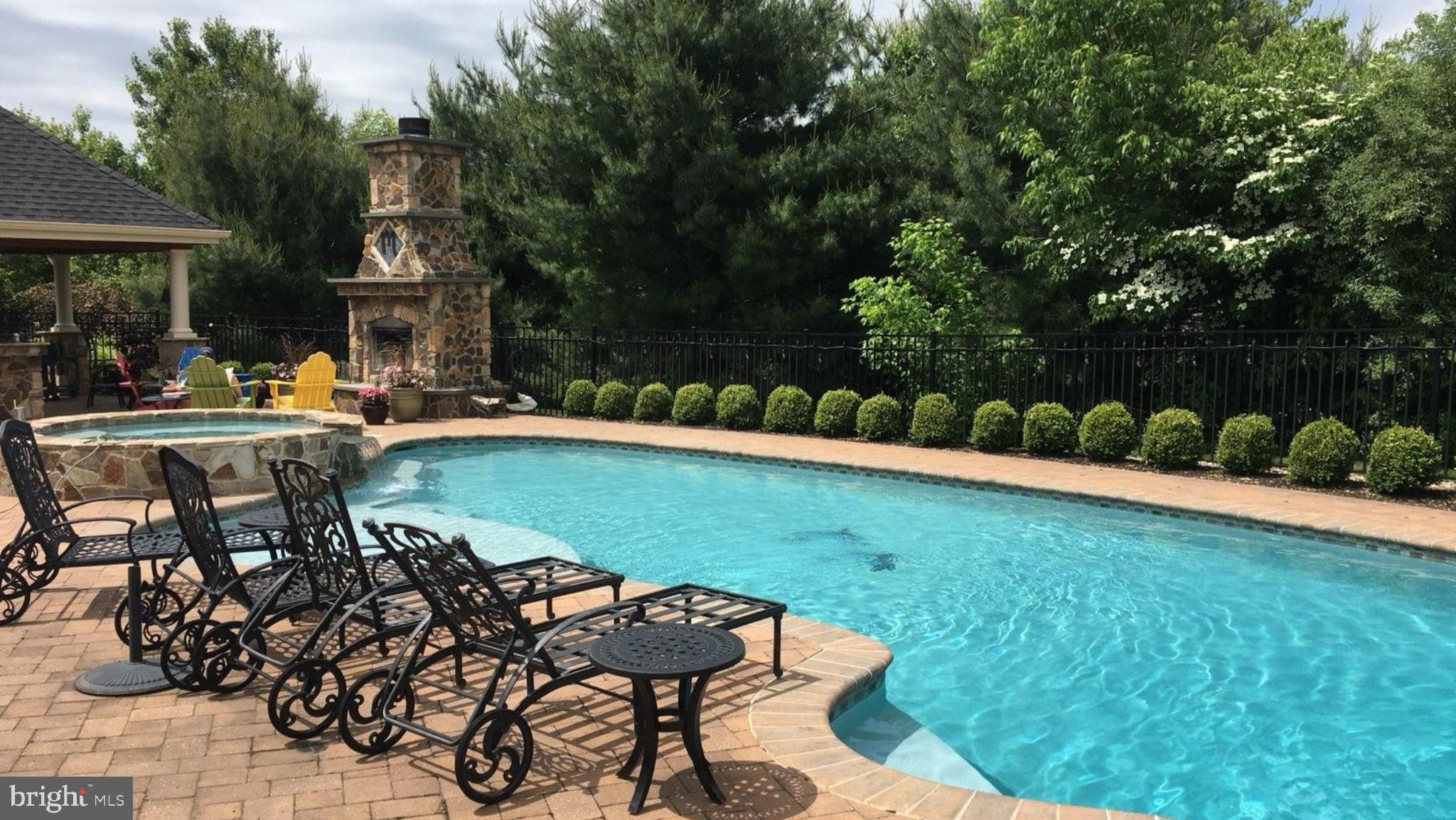 SPRING VALLEY - Residential