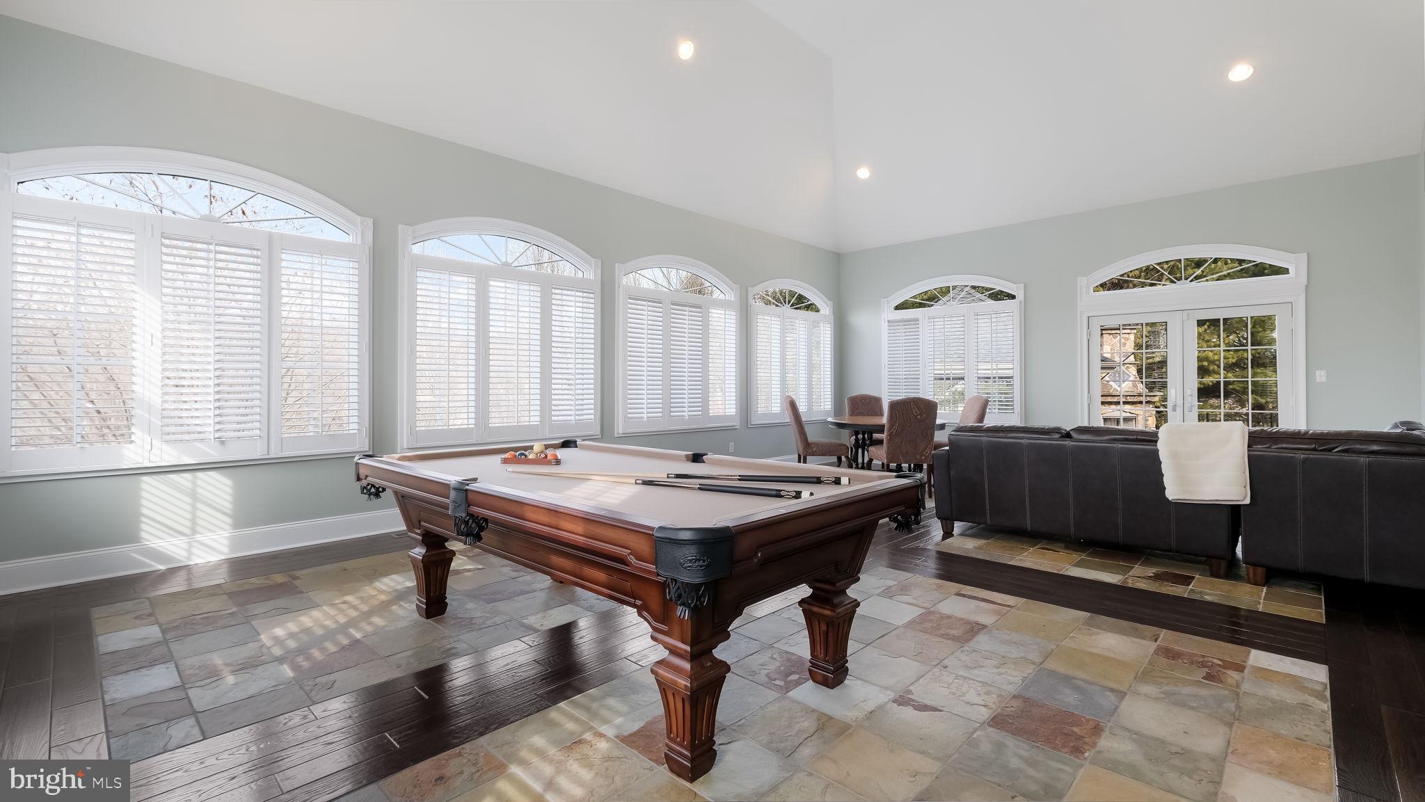 SPRING VALLEY - Residential