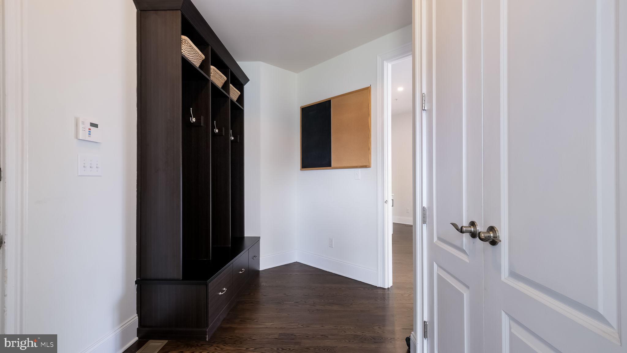 SPRING VALLEY - Residential