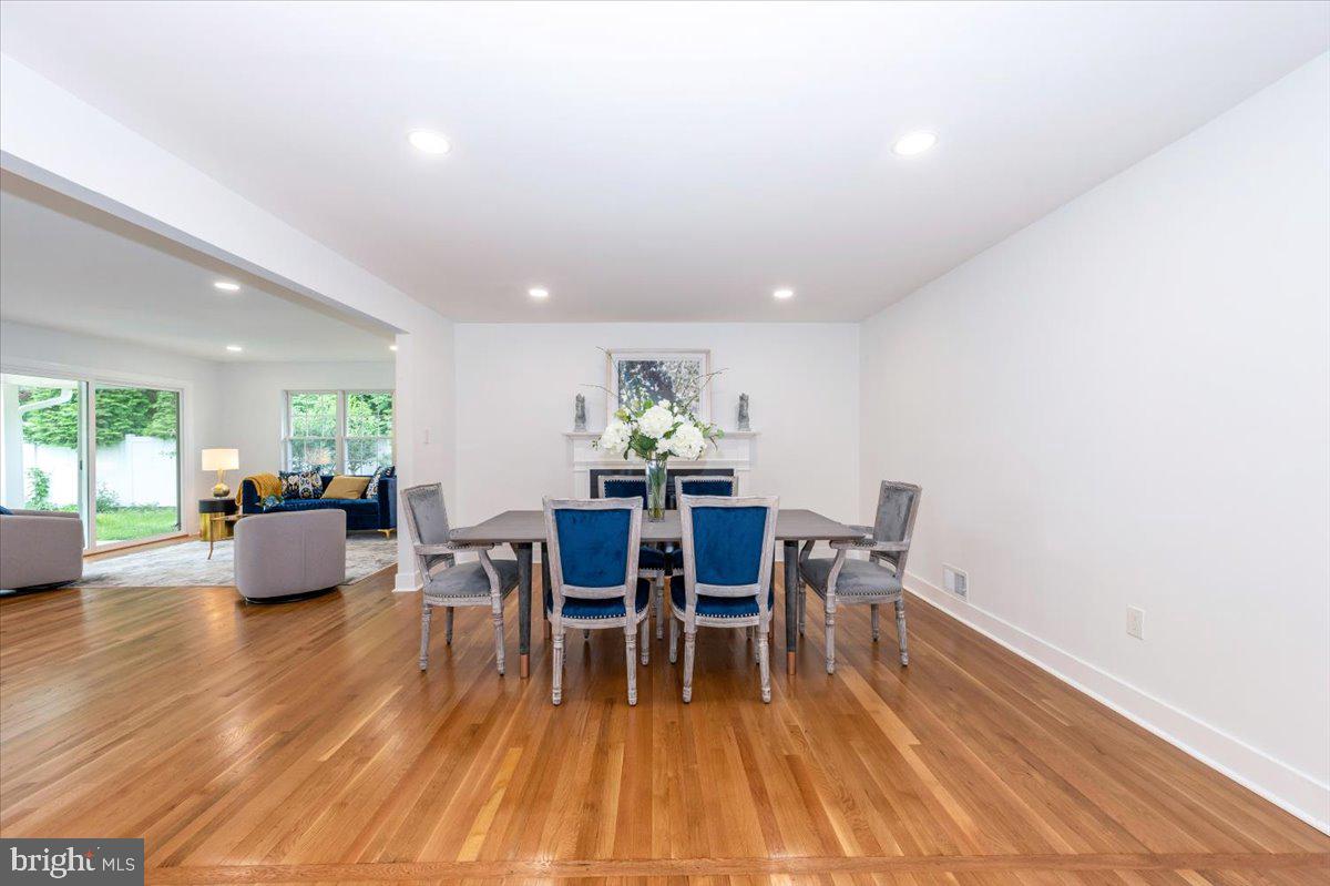 PT ROCKVILLE OUT RES. 3 - Residential