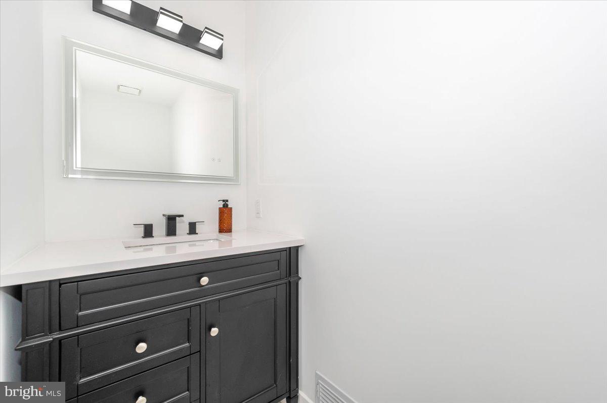 PT ROCKVILLE OUT RES. 3 - Residential