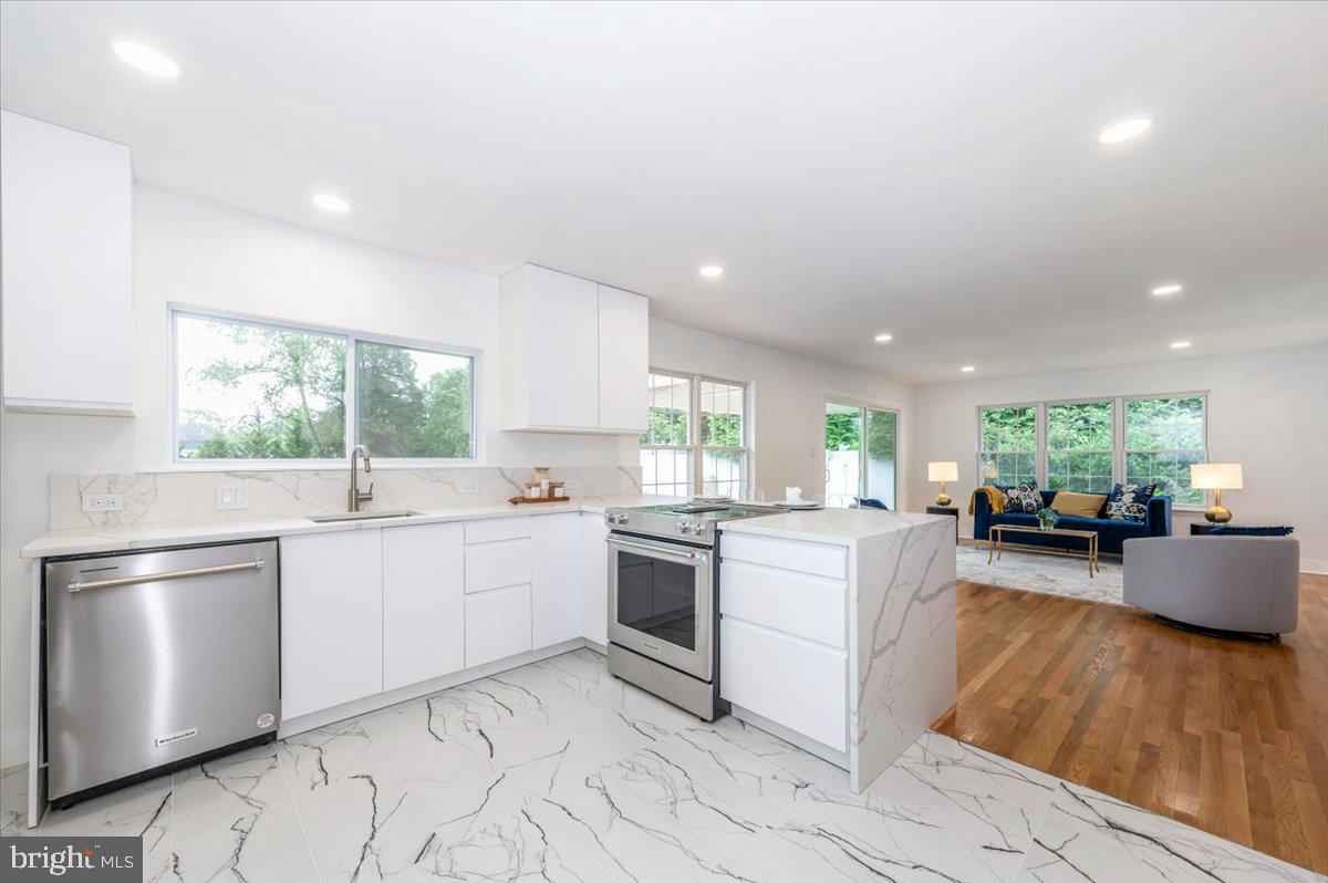 PT ROCKVILLE OUT RES. 3 - Residential