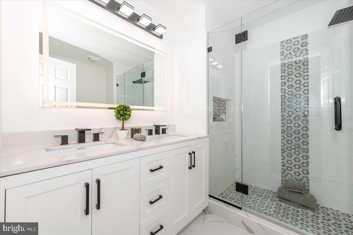 PT ROCKVILLE OUT RES. 3 - Residential