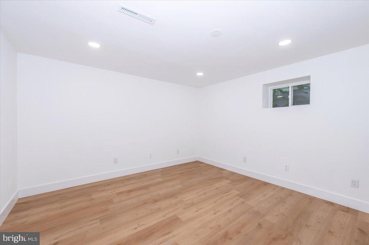 PT ROCKVILLE OUT RES. 3 - Residential