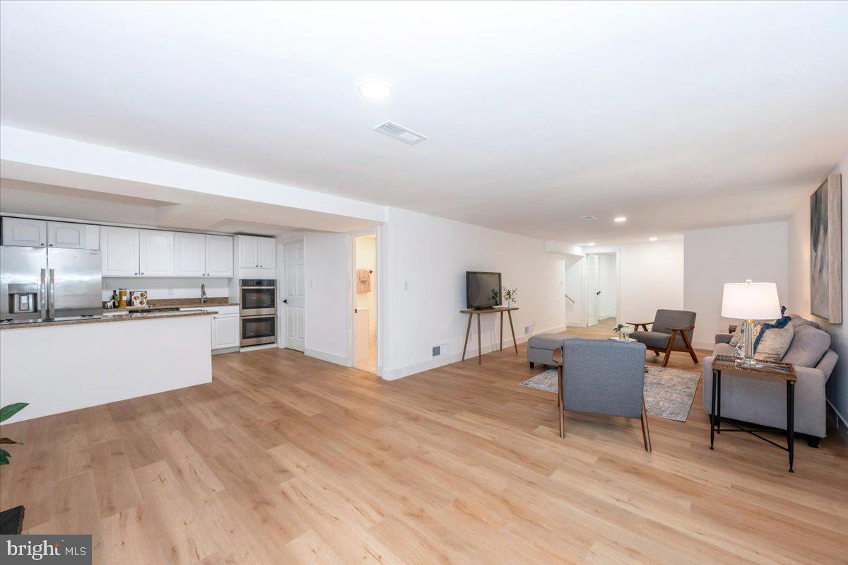 PT ROCKVILLE OUT RES. 3 - Residential