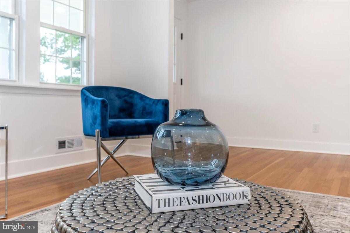 PT ROCKVILLE OUT RES. 3 - Residential