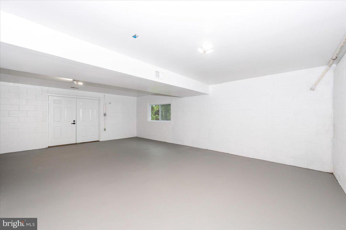 PT ROCKVILLE OUT RES. 3 - Residential