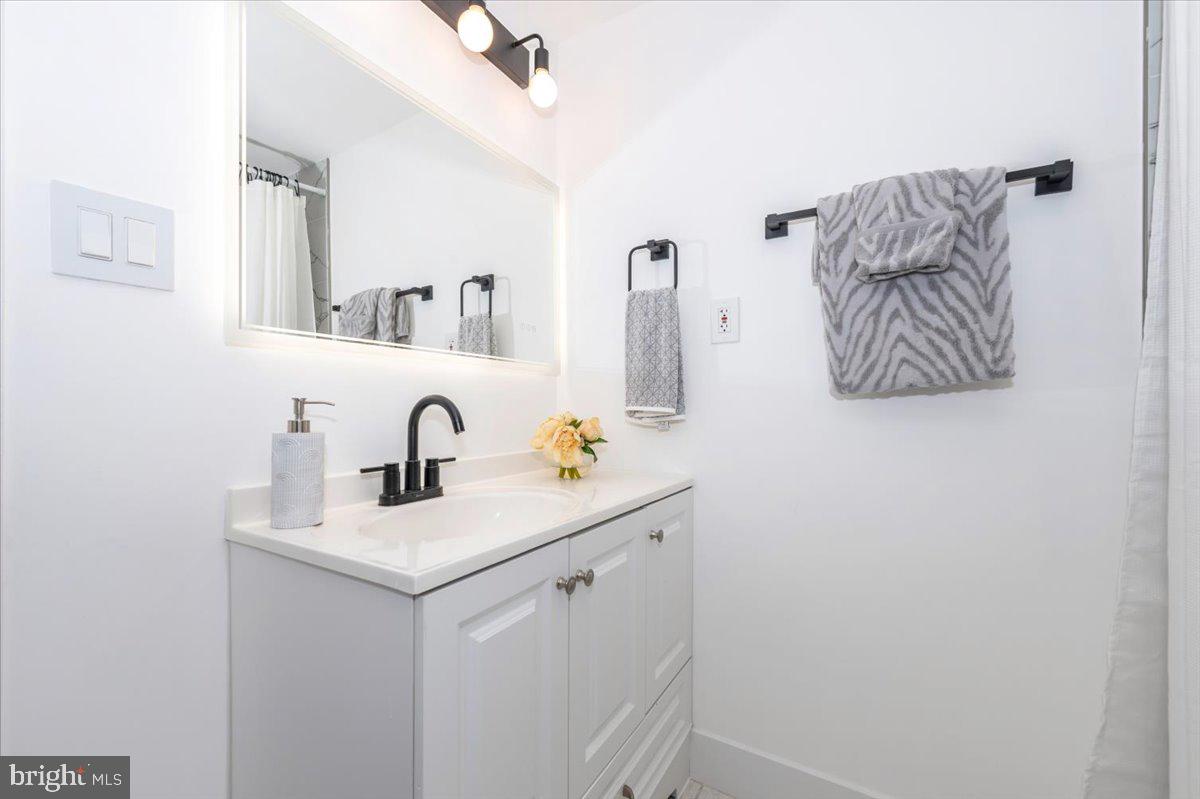 PT ROCKVILLE OUT RES. 3 - Residential