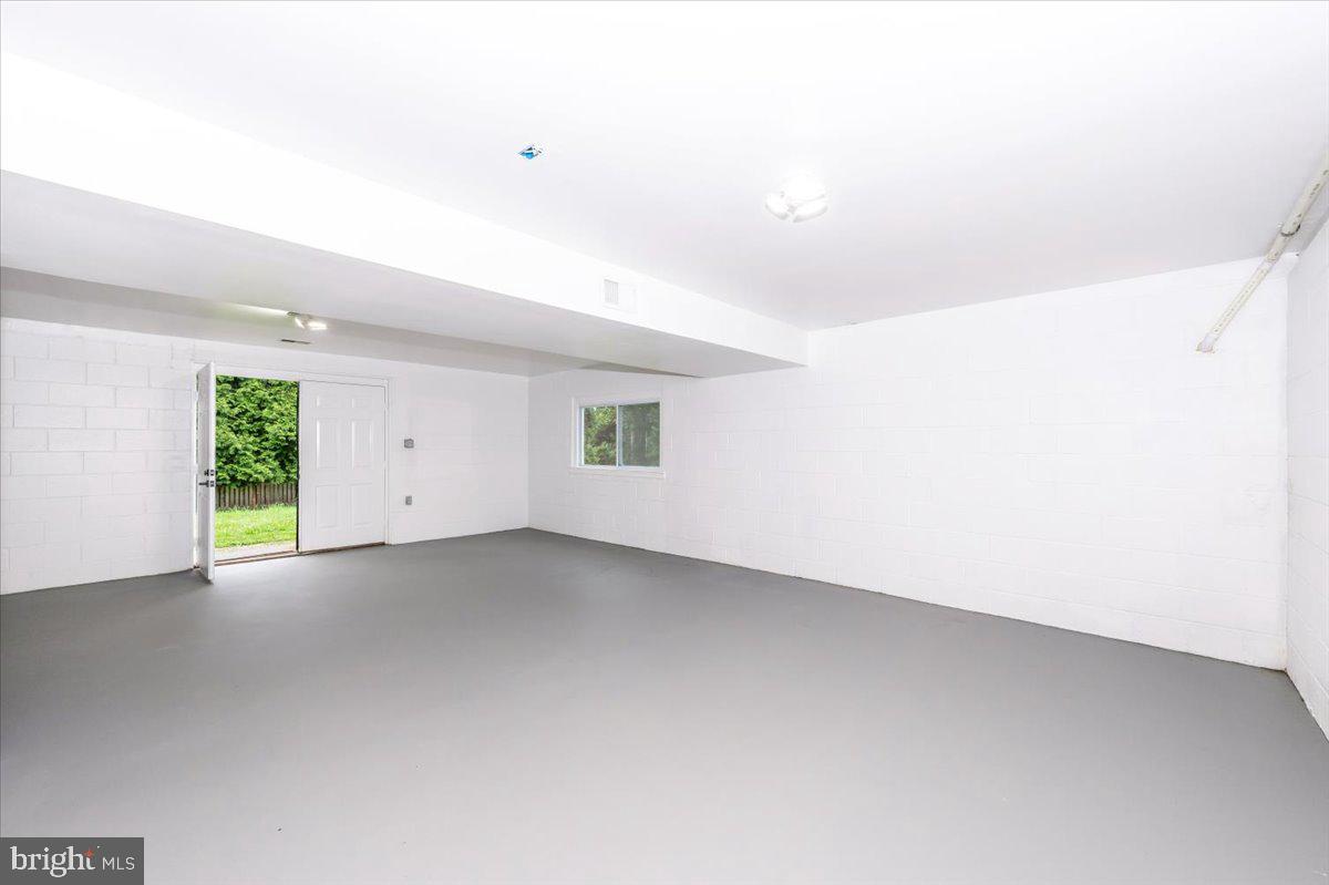 PT ROCKVILLE OUT RES. 3 - Residential