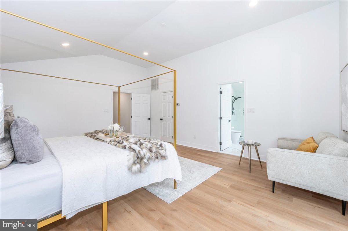 PT ROCKVILLE OUT RES. 3 - Residential