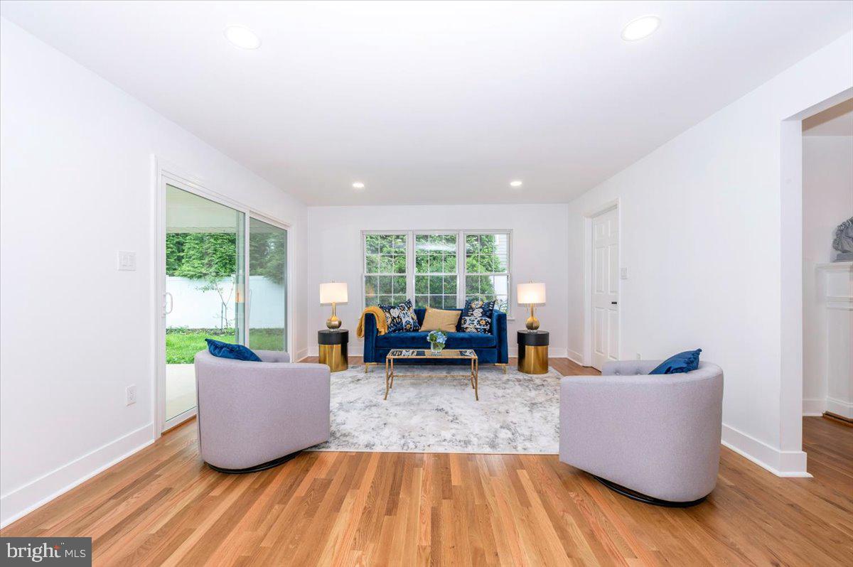 PT ROCKVILLE OUT RES. 3 - Residential