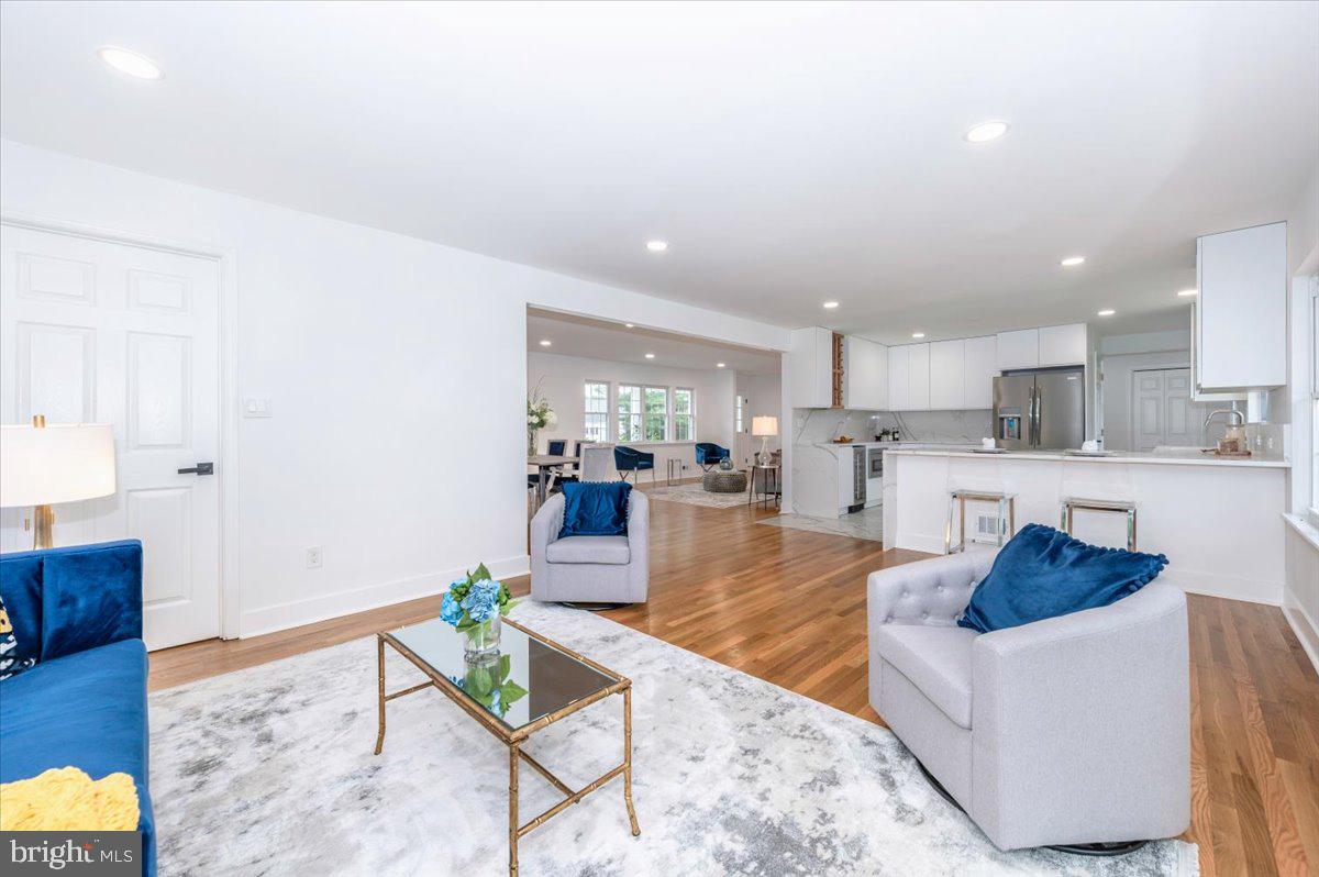 PT ROCKVILLE OUT RES. 3 - Residential