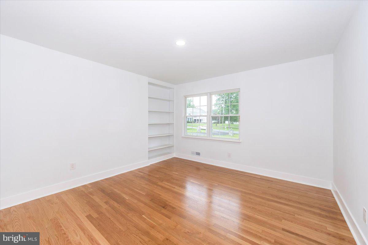 PT ROCKVILLE OUT RES. 3 - Residential