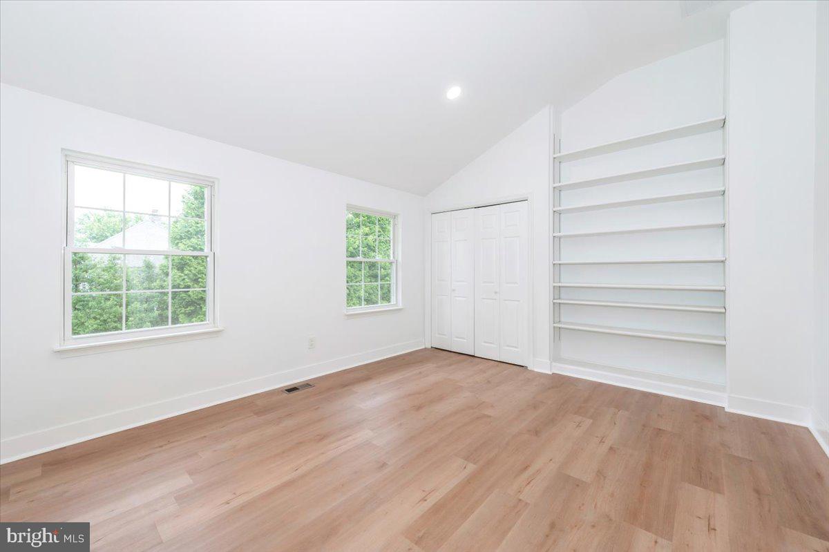 PT ROCKVILLE OUT RES. 3 - Residential