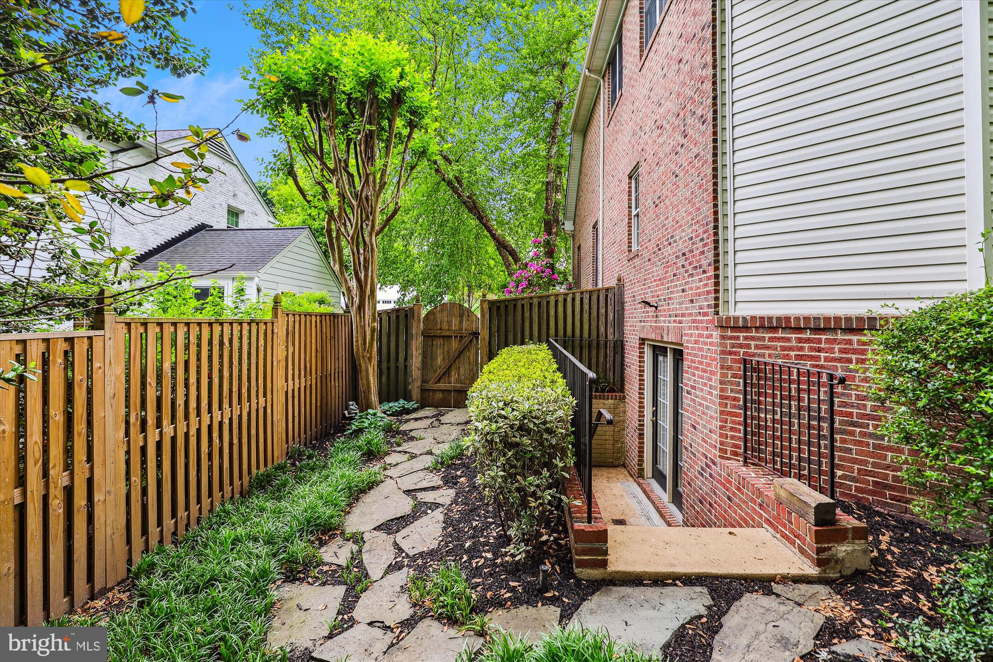 BROYHILL FOREST - Residential