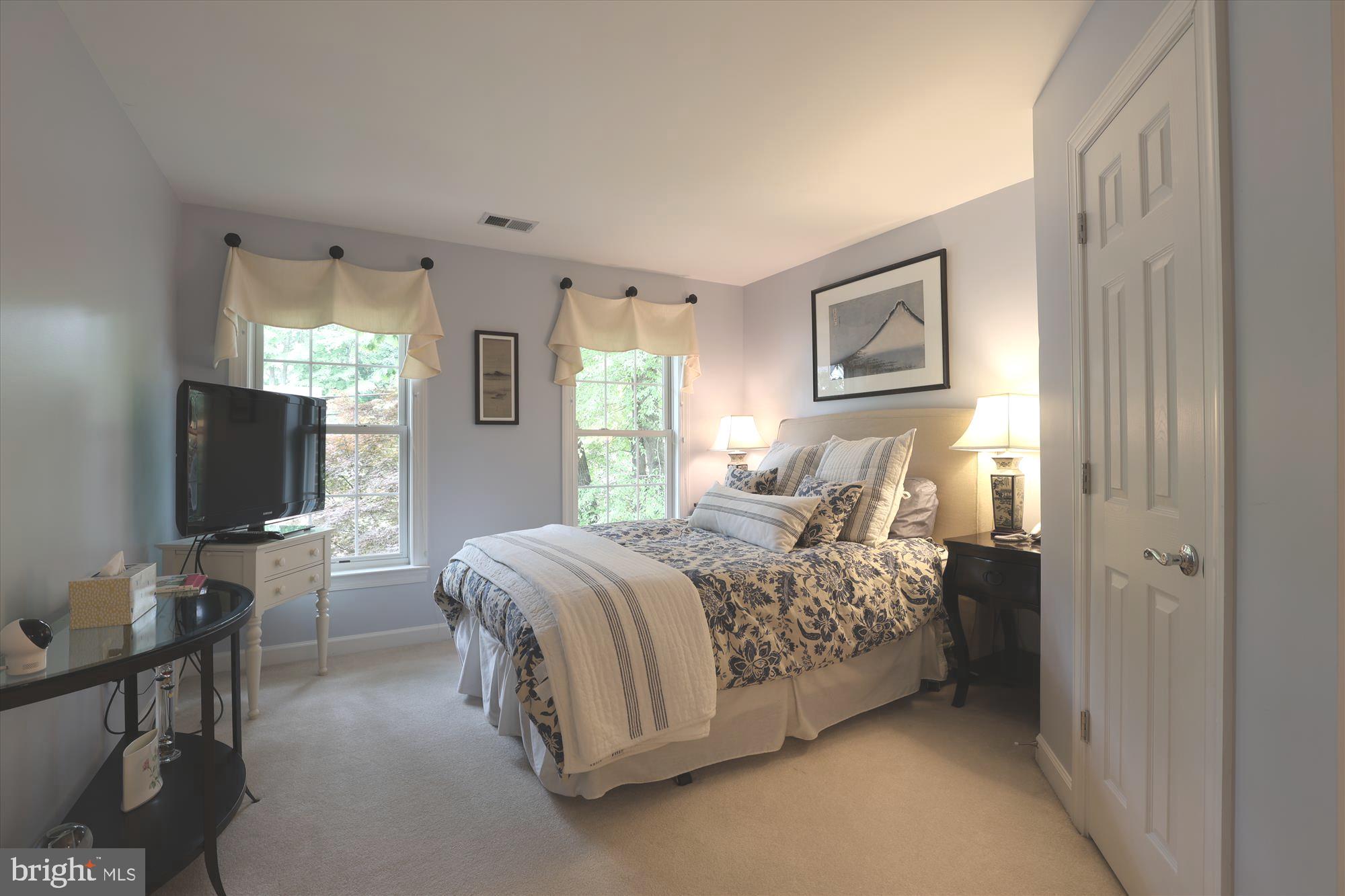 BROYHILL FOREST - Residential